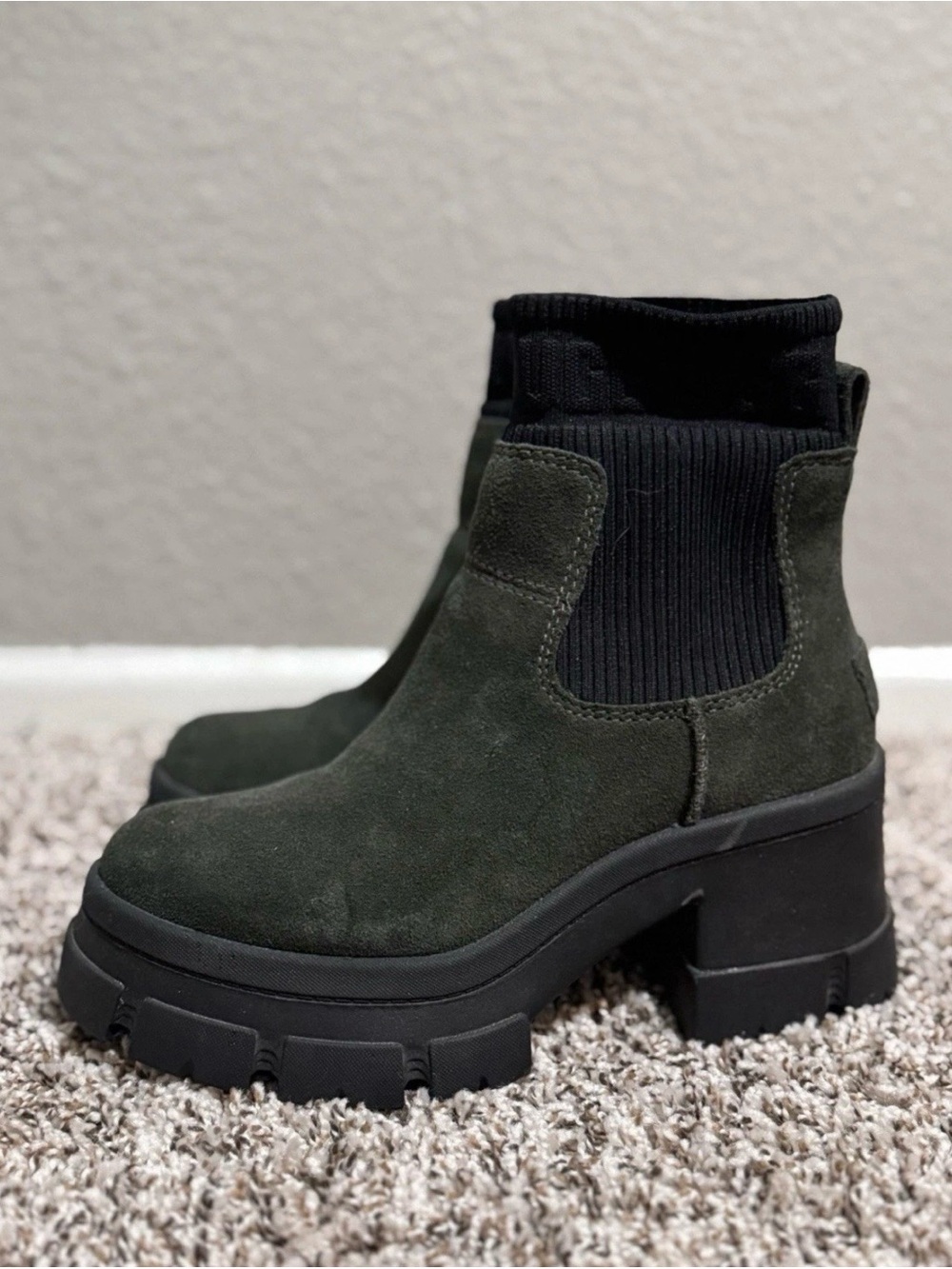 UGG Women's Dark Green Suede Platform Chelsea Boots